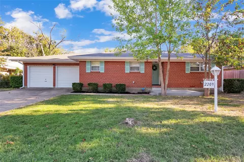 2209 S 51st St, Temple, TX 76504