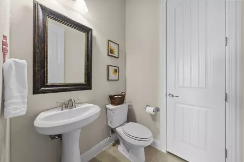 Bath - 109 Wake Grv, Buda, TX 78610 photo 1 of 4