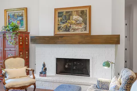 Living - 129 Hollytree Ct, Georgetown, TX 78628 photo 3 of 4