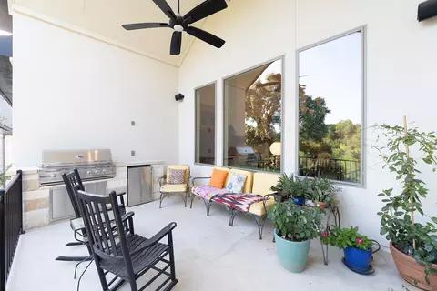 Exterior - 129 Hollytree Ct, Georgetown, TX 78628 photo 3 of 4