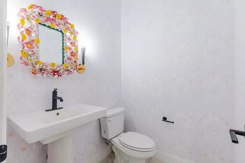 Bath - 129 Hollytree Ct, Georgetown, TX 78628 photo 6 of 7