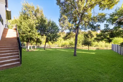 Exterior - 129 Hollytree Ct, Georgetown, TX 78628 photo 4 of 4