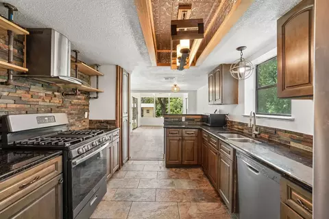 Kitchen - 1100 Riverbend Dr, Georgetown, TX 78628 photo 3 of 3