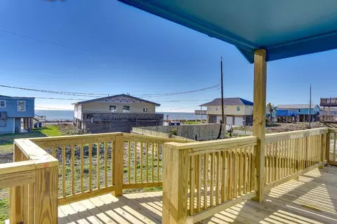 415 Seashell Dr, Surfside Beach, TX 77541 photo 3