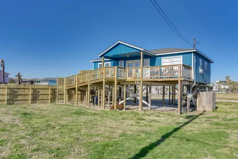 415 Seashell Dr, Surfside Beach, TX 77541 photo 2