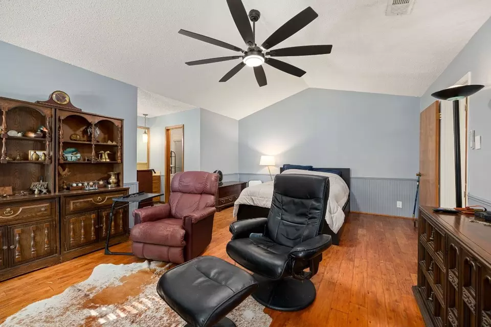 Bedroom - 301 Dove Creek Dr, Round Rock, TX 78664 photo 4 of 4