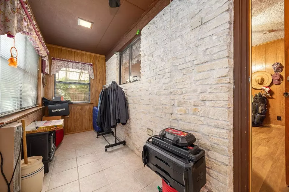 Entry Way - 301 Dove Creek Dr, Round Rock, TX 78664 photo 4 of 4