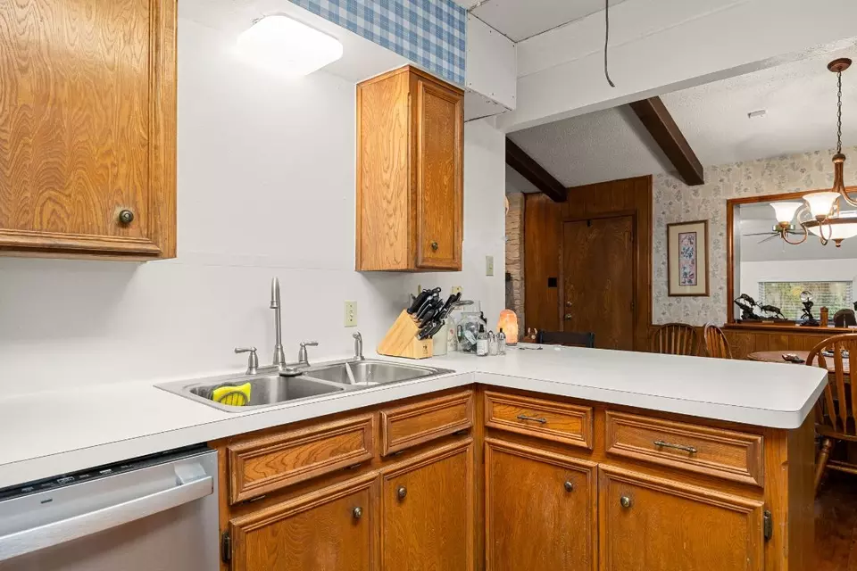 Kitchen - 301 Dove Creek Dr, Round Rock, TX 78664 photo 3 of 4