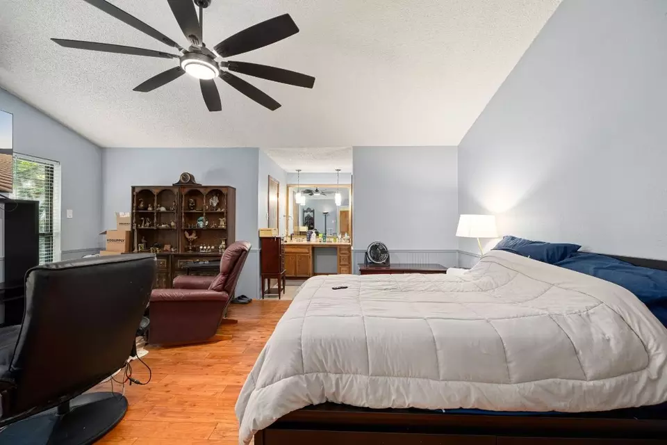 Bedroom - 301 Dove Creek Dr, Round Rock, TX 78664 photo 2 of 4