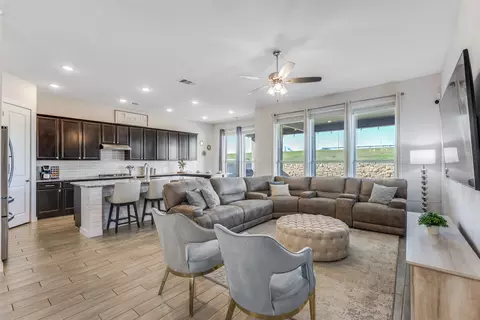409 Mangold Dr, Hutto, TX 78634