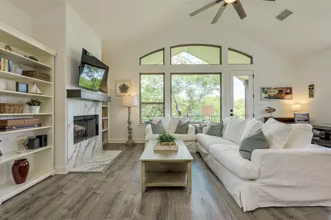 433 Venture Blvd S, Point Venture, TX 78645