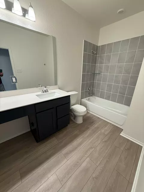 Bath - 204 Robert Hightower Dr, Jarrell, TX 76537 photo 1 of 4
