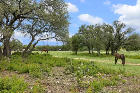 6411 W Fitzhugh Rd, Dripping Springs, TX 78620