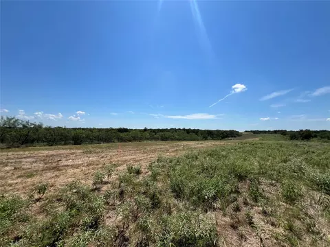 2614 Cr 466, Elgin, TX 78621