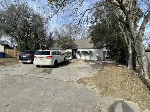 806 Plumpton Dr #A, Austin, TX 78745