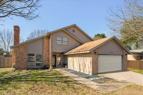 422 Connolly Cir W, Lockhart, TX 78644