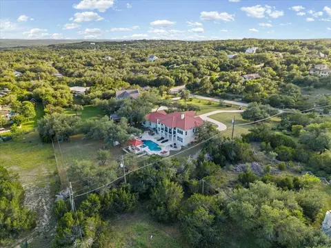 5201 Great Divide Dr, Bee Cave, TX 78738