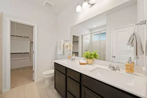 Bath - 721 Paddock Ln, Georgetown, TX 78626 photo 1 of 2