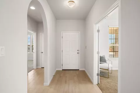 Entry Way - 721 Paddock Ln, Georgetown, TX 78626 photo 2 of 4