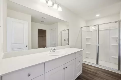 Bath - 617 Lagoon Dr, Maxwell, TX 78656 photo 3 of 4