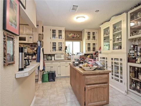 241 Lower Elgin Rd, Elgin, TX 78621 photo 9