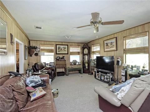 241 Lower Elgin Rd, Elgin, TX 78621 photo 11