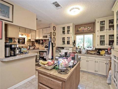 241 Lower Elgin Rd, Elgin, TX 78621 photo 10