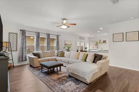925 Stampede Rd, San Marcos, TX 78666