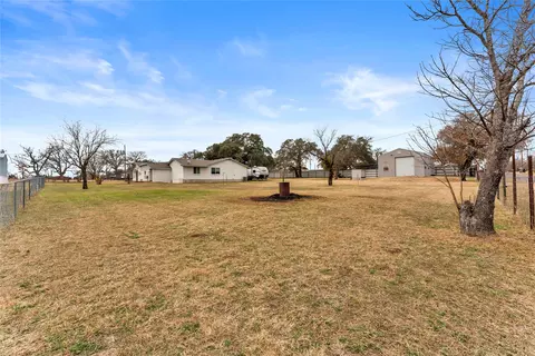 Exterior - 312 Apache Dr, Burnet, TX 78611 photo 4 of 5