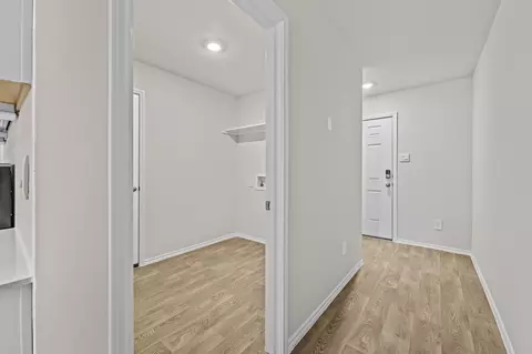 Entry Way - 405 Wild Goose Dr, Luling, TX 78648 photo 3 of 4