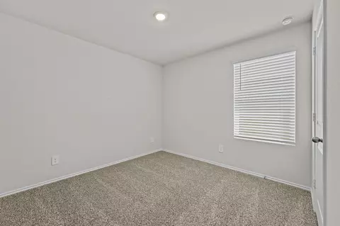 Bedroom - 405 Wild Goose Dr, Luling, TX 78648 photo 1 of 6