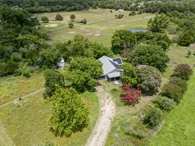 2089 Fm 1704, Elgin, TX 78621