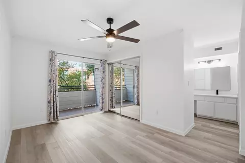501 W 26th St #108, Austin, TX 78705