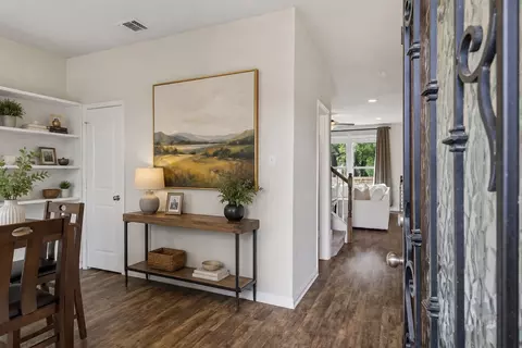 Entry Way - 809 Whitman Ave, Georgetown, TX 78626 photo 3 of 5