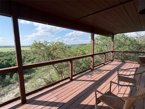 Exterior - 212 Comanche Cp, Kyle, TX 78640 photo 6 of 9