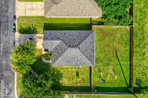 101 Adamae Ln, Hutto, TX 78634