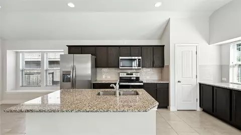 490 Nautical Loop, Kyle, TX 78640 photo 4