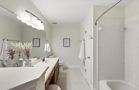 Bath - 700 Hilltop Dr, Leander, TX 78641 photo 3 of 3