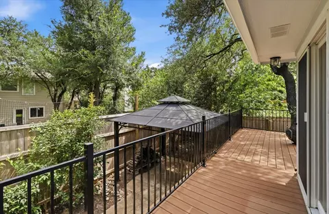 Exterior - 700 Hilltop Dr, Leander, TX 78641 photo 7 of 8