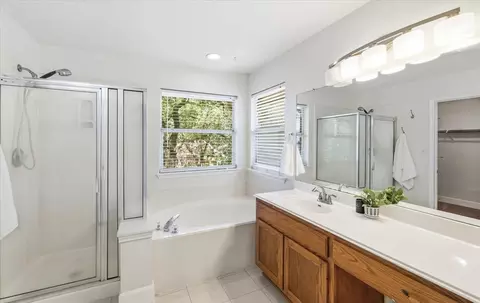 Bath - 700 Hilltop Dr, Leander, TX 78641 photo 2 of 3