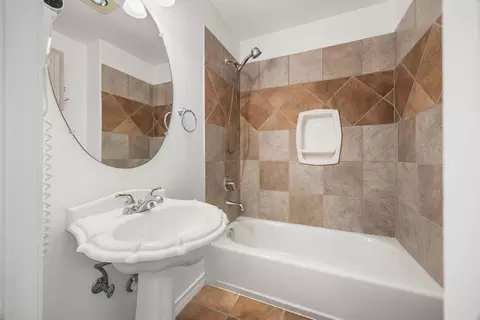 Bath - 226 Cedar Hills Dr, Elgin, TX 78621 photo 3 of 3