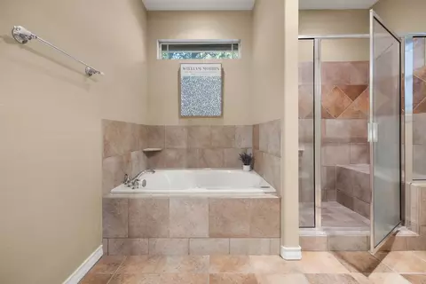 Bath - 226 Cedar Hills Dr, Elgin, TX 78621 photo 2 of 3