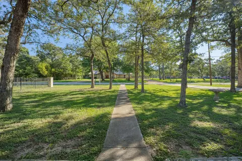 Exterior - 226 Cedar Hills Dr, Elgin, TX 78621 photo 4 of 11