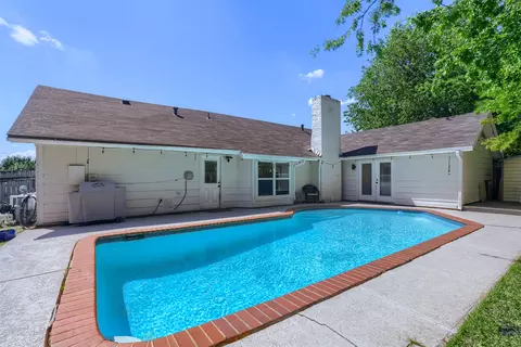 Exterior - 9016 W Pointer Ln, Austin, TX 78758 photo 4 of 9