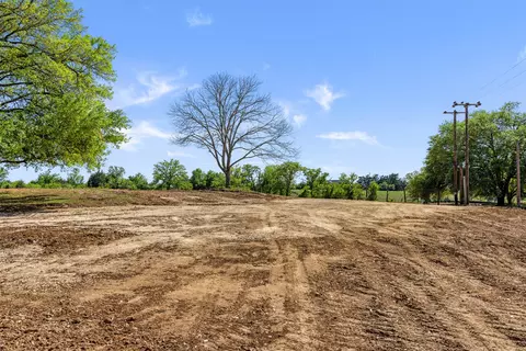 1010 E Industry St, Giddings, TX 78942