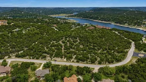 5 W 425 W Reed Parks Rd, Jonestown, TX 78645