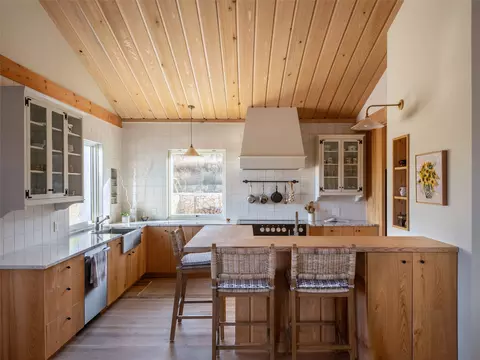 1934 N Walnut Springs Rd, Johnson City, TX 78636