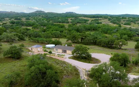 1934 N Walnut Springs Rd, Johnson City, TX 78636