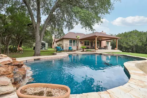 9212 Shady Meadow Dr, Boerne, TX 78006