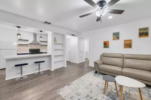 4500 E Oltorf St #D410, Austin, TX 78741